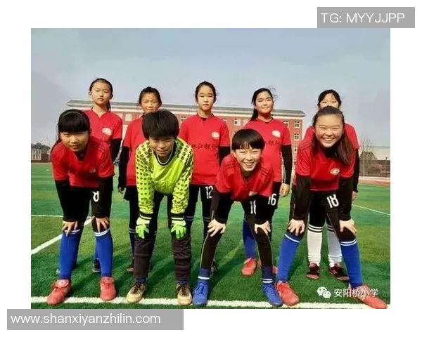 从顽皮熊孩子到绿茵场上的足球明星他是如何逆袭的故事