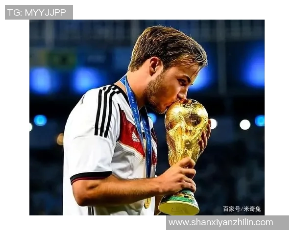 从草根到巅峰我是前锋足球明星的奋斗与荣耀之路 从草根到巅峰我是前锋足球明星的奋斗与荣耀之路